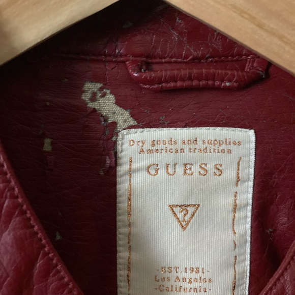 READ DESCRIPTION GUESS Red / Maroon Faux Leather Moto Vest
Size XS - Picture 7 of 7